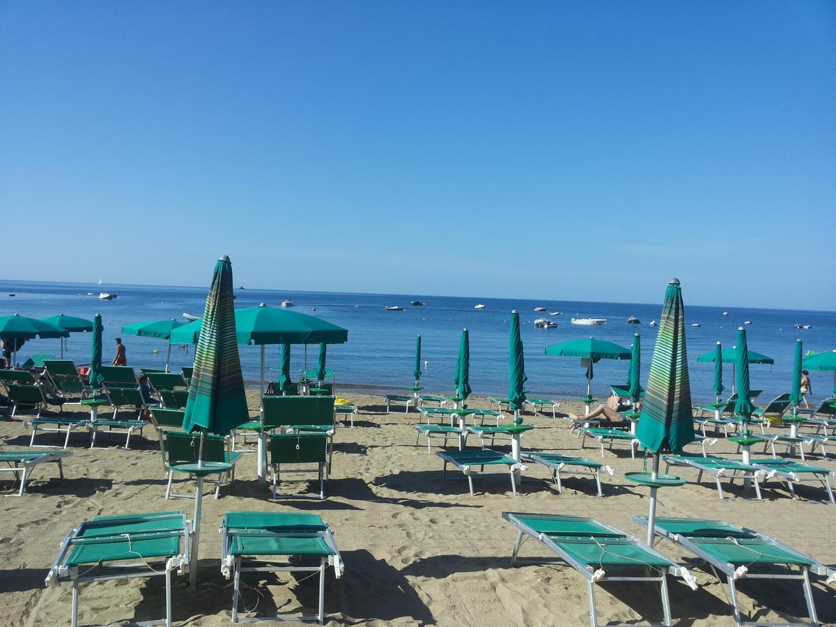 Albatros Aparthotel Capoliveri  Bagian luar foto