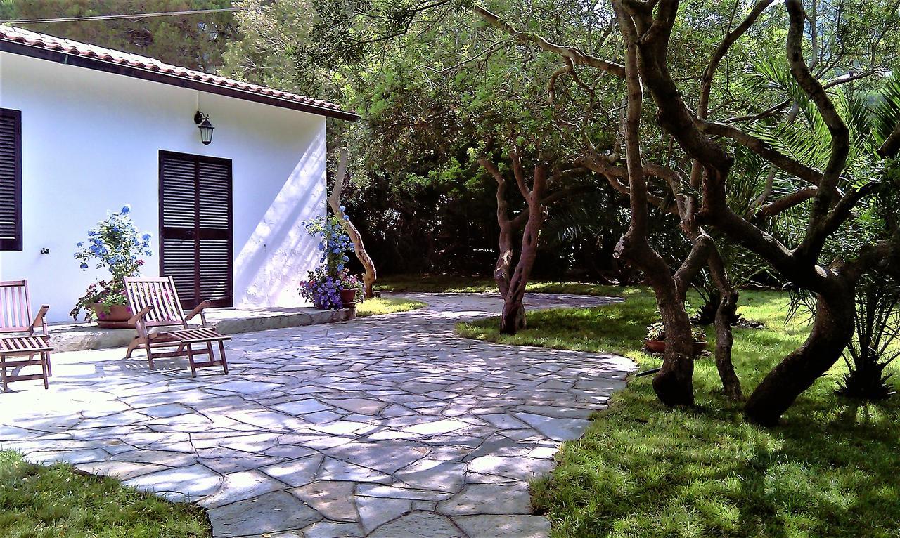 Albatros Aparthotel Capoliveri  Bagian luar foto