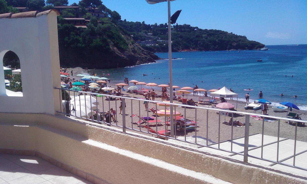 Albatros Aparthotel Capoliveri  Bagian luar foto