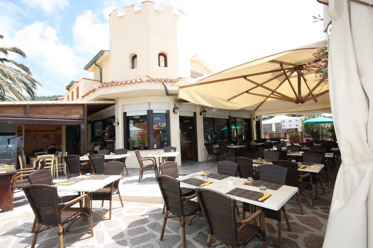 Albatros Aparthotel Capoliveri  Bagian luar foto