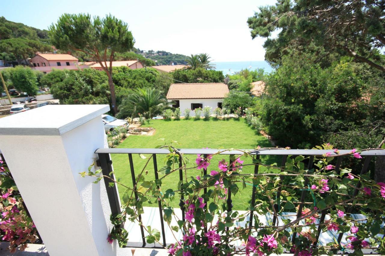 Albatros Aparthotel Capoliveri  Bagian luar foto